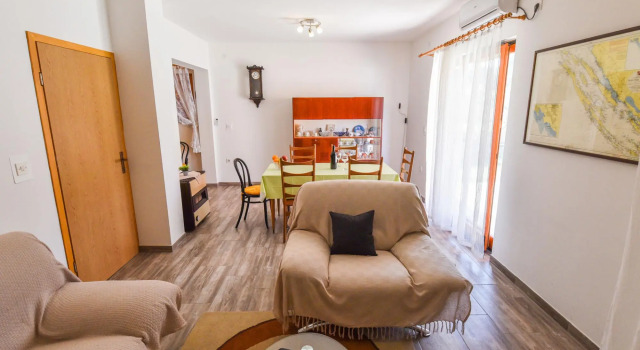 Holiday Home in Veli Iz With Fenced Garden