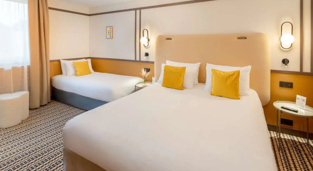 Двухместный семейный номер Standard Best Western Plus Au Grand Saint Jean