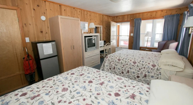 Четырёхместный номер Standard с балконом Outer Banks Motel