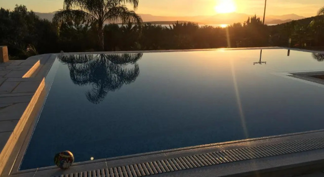 Luxe Villa Livadia, 10 personen, Prenota Villa Hotel a Peloponneso con piscina, Piscina