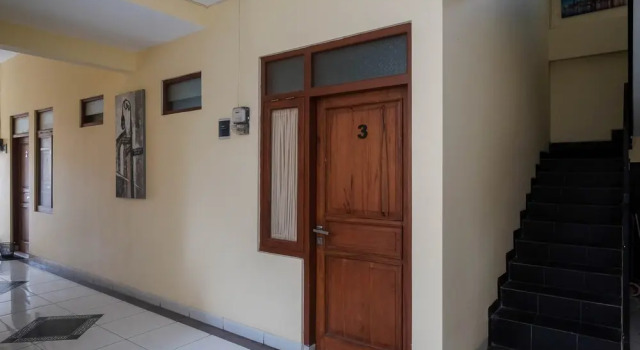 RedDoorz at Solo Baru, Book Hotel Sukoharjo Central Java