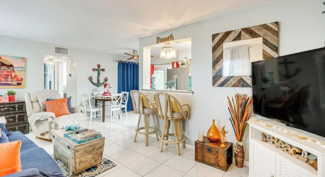 Port Charlotte Paradise w/ Private Outdoor Oasis!