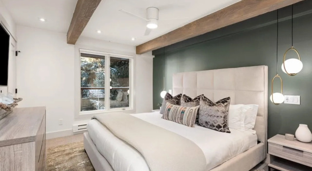 Chateau Eau Claire Unit 13