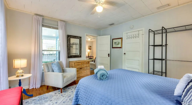 Old Florida Cottage in St Augustine w/ Porch!, Забронировать Дом для отпуска Виллы Saint Augustine Area, Вилла