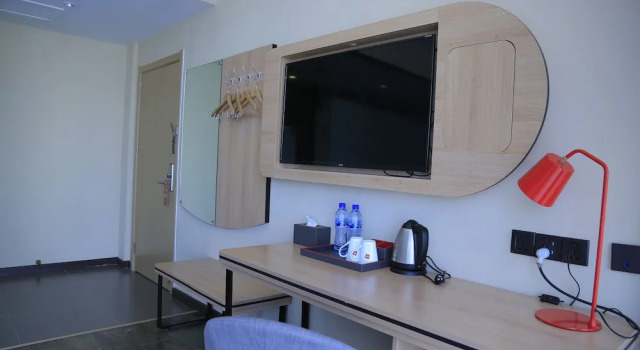 Люкс Luxury с балконом IVY Hotel Addis Ababa Airport branch