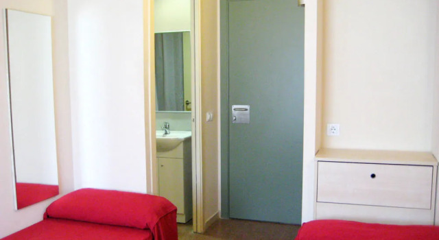 Residencia Manuel Agud Querol, Rezerwuj Hotel Hotele w Baskonia z parkingiem, Parking