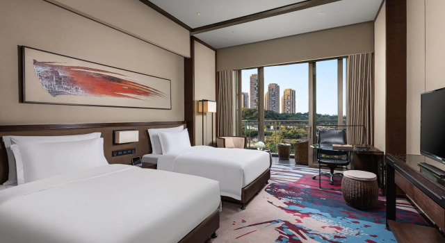 Двухместный номер Premium с балконом Crowne Plaza Chongqing New North Zone by IHG