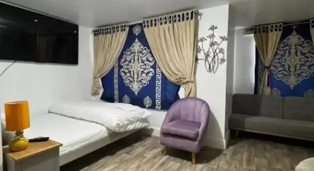Номер Standard OYO Unique Guestroom - Farnworth, Easy Access to Bolton