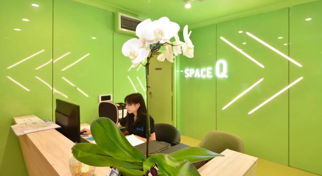 Space Q Capsule Hotel