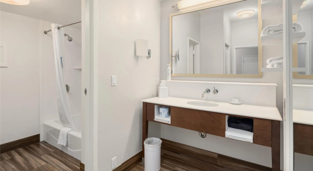 Двухместный люкс Hampton Inn & Suites Seattle North/Lynnwood