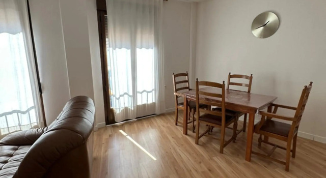 Piso NUEVO a 50 minutos de Madrid y Toledo, Book Hotel  