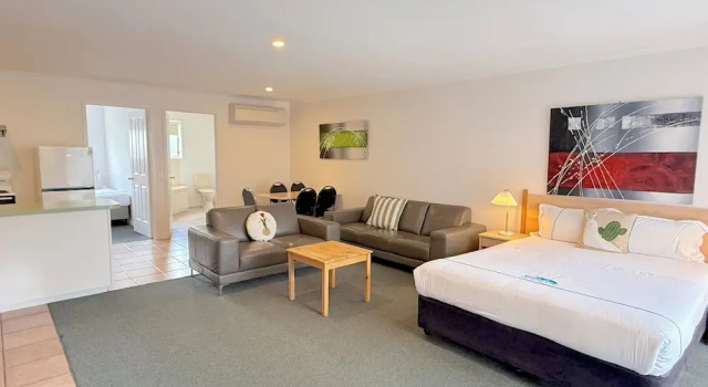 Апартаменты Standard Beachcomber Motel & Apartments Apollo Bay