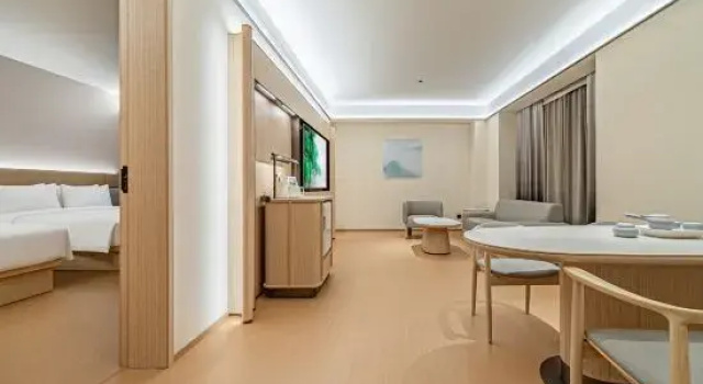 Семейный люкс Quanjij Hotel (Xi'an Textile City Banqiao Ecological Wetland Park Branch)