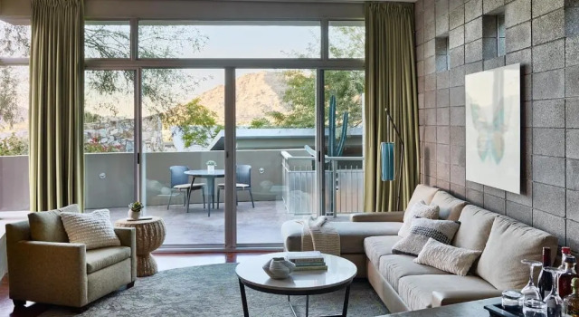Люкс Sanctuary Camelback Mountain Resort and Spa