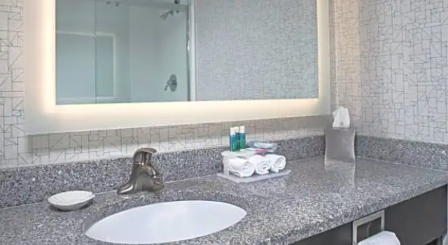 Run of House Holiday Inn Express Nags Head Oceanfront by IHG
