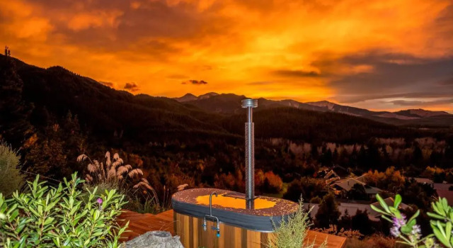 Апартаменты The Shepherds Hut - boutique retreat.