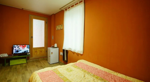 Jeonju Kim Myeong Ok Pension, Забронировать Отель Отели Чонджу 3 звезды, рядом с Конфуцианская школа хянгё в Чонджу, 3*