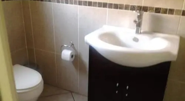 Phetshile Guest House, Забронировать Гостевой дом Отели Мпумаланга с парковкой, Парковка