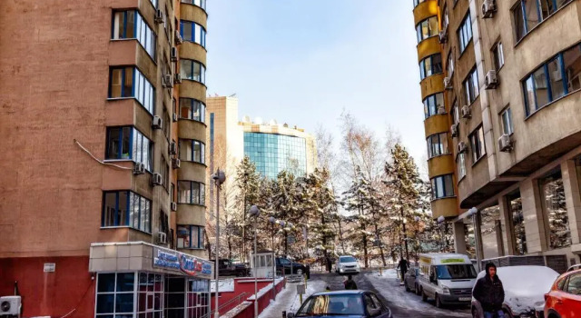 428 Apartamenty v tsentre Otlichno podhodjat dlja komandirovannyh i turistov, Prenota Appartamento Hotel a Almaty con parcheggio, Parcheggio