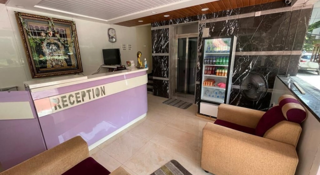 SriLakshmitulasiresidency by pickurstay, Rezerwuj Hotel Hotele w Andhra Pradesh z parkingiem, Parking