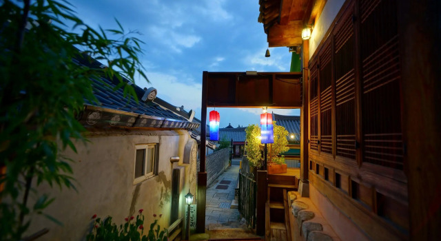 Jeonju Cheonnyeoneui Achim Hanok Pension, Забронировать Отель Чонджу Чолла-Пукто, рядом с Конфуцианская школа хянгё в Чонджу