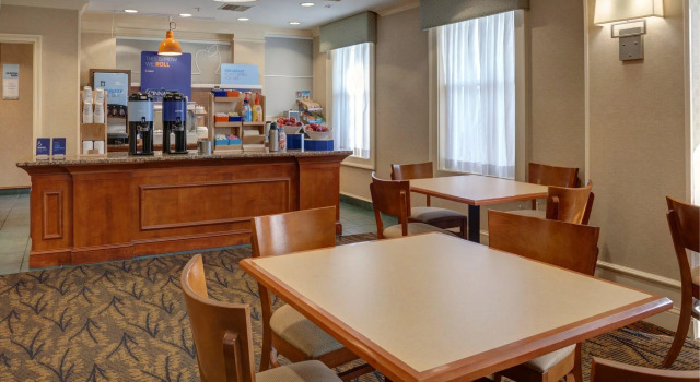 Номер Standard Comfort Inn & Suites Hadley - Amherst