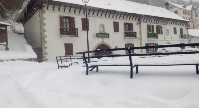 Albergue de Canfranc Estación, Book Hotel Hotels in Aragon with Parking, Parking