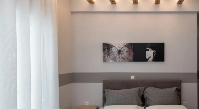 101m² Renovated Apartment in Koukaki
