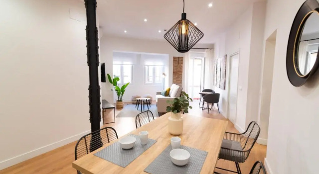 Апартаменты с балконом Chinitas Santos Apartments