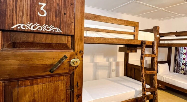 Кровать в общем номере Shoki Shoki Guest House
