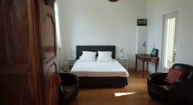 La Maison de Roussille, Prenota Hotel Francheville Rodano