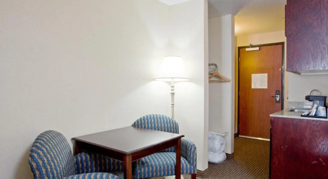 Четырёхместный номер Standard Holiday Inn Express & Suites Jackson by IHG