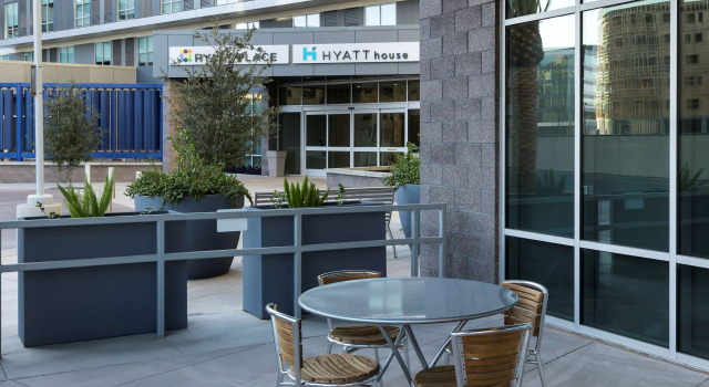 Hyatt House Tempe Phoenix University, Забронировать Отель Пруд в Темпе Phoenix Metropolitan Area, рядом с Антропологический музей государственного университета Аризоны
