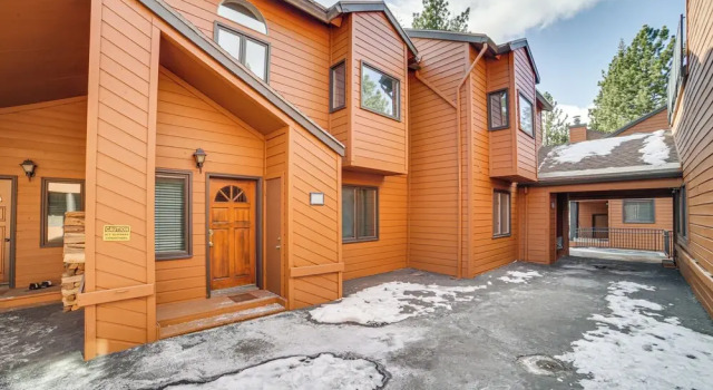 Апартаменты Mammoth Lakes Condo: Walk to Village & Gondola