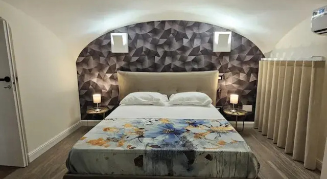 Napoli the charme, Забронировать Отель Неаполь Кампания, рядом с Ospedale degli Incurabili