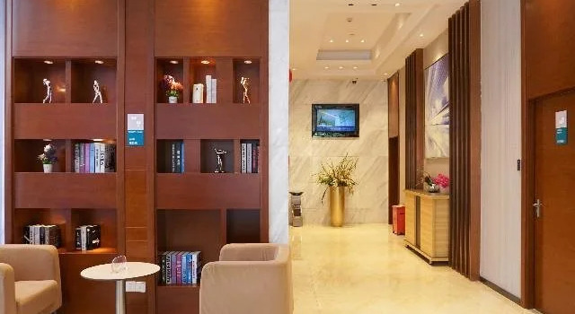 City Comfort Inn Shenzhen Airport North, Rezerwuj Hotel Hotele w Shenzhen z parkingiem, Parking