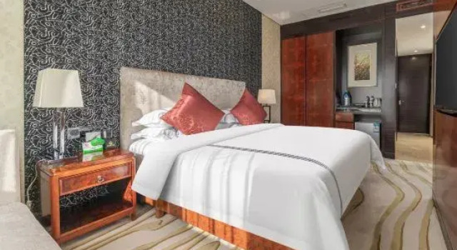 Люкс Deluxe The Royal International Hotel