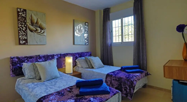 R25 Modern bright 2 bedroom apartment