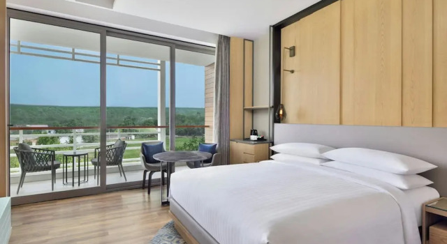 Номер Standard Курорт Aravali Marriott Resort & Spa, Delhi NCR