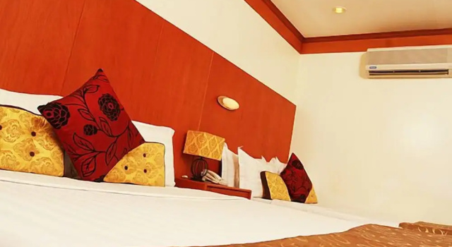Четырёхместный номер Deluxe Nagaland Hotel