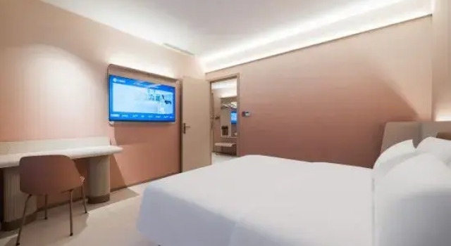 Люкс HanTing Hotel (Chaoyang Station)