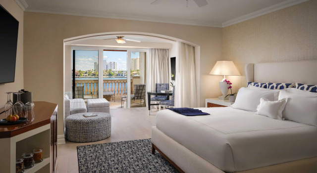 Двухместный полулюкс с видом на озеро Yacht Club at The Boca Raton Adults-only