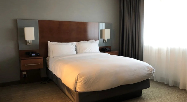 Люкс с 3 комнатами Doubletree By Hilton Omaha Southwest, Ne
