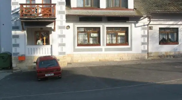 penzion - restaurace Na Výšince, Забронировать Отель Турнов Czech Paradise, рядом с Hruba Skala - Rock City