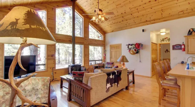 Коттедж Scenic Deck + Horse Corral: Pinetop-lakeside Cabin