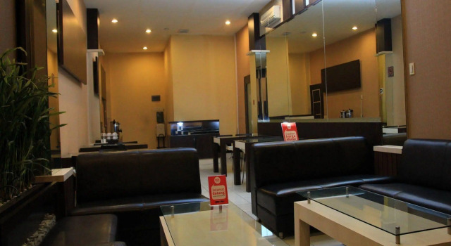 Wisma Sederhana Medan Mitra RedDoorz, Book Hotel Medan Sumatra, near Medan Centre Point