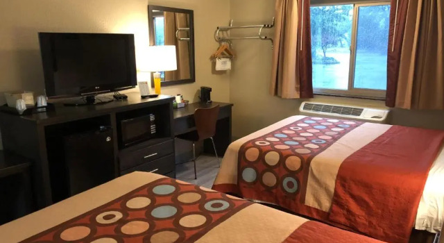 Standard Vierer Zimmer Super 8 by Wyndham Redding