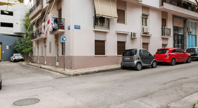 Captivating Holiday Home in Athens With Balcony, Забронировать Отель Афины Острова Саронического залива - Аттика, рядом с Холм Филопаппос