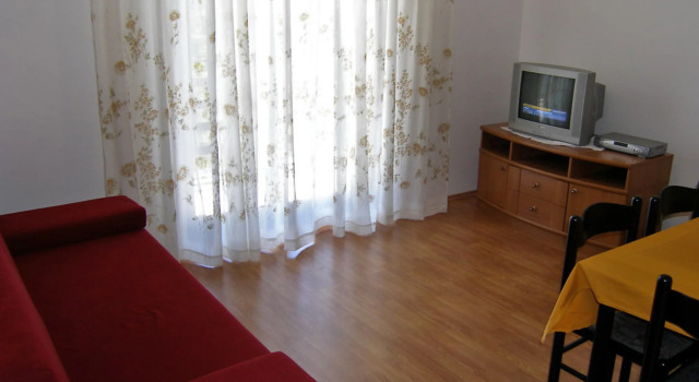 Vesela, Book Hotel Hotels in Laura with Parking, Parking