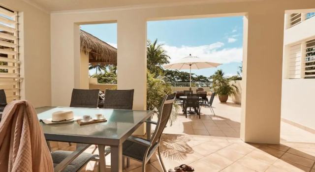 Апартаменты с 2 комнатами с видом на море Sea Change Beachfront Apartments